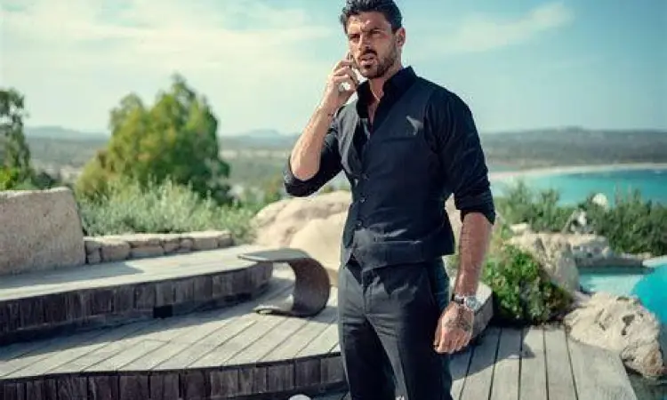 Aktor Michele Morrone pemeran Massimo