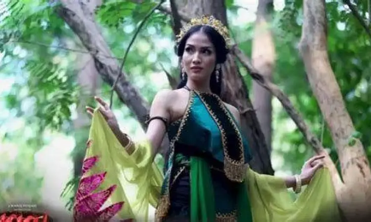 Badarawuhi KKN Desa Penari Aulia Sarah sebagai Badarawuhi