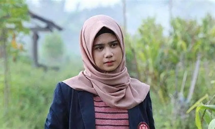 Nur KKN Desa Penari Tissa Biani sebagai Nur dalam adegan film