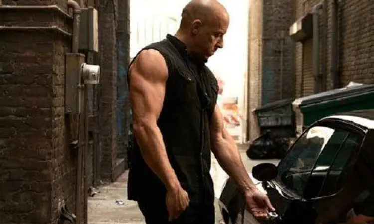 Aksi New York Fast 8 Adegan aksi balap mobil di jalanan New York Fast 8
