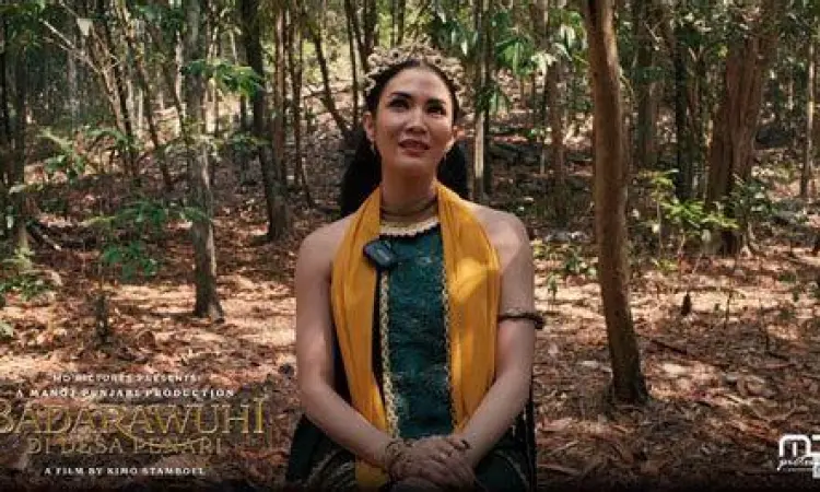 Badarawuhi menari di hutan