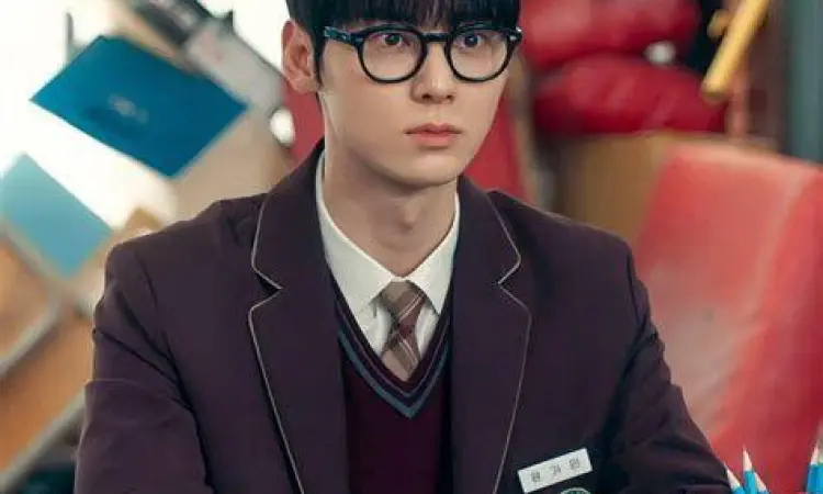 Latihan aksi Hwang Min-hyun untuk Study Group