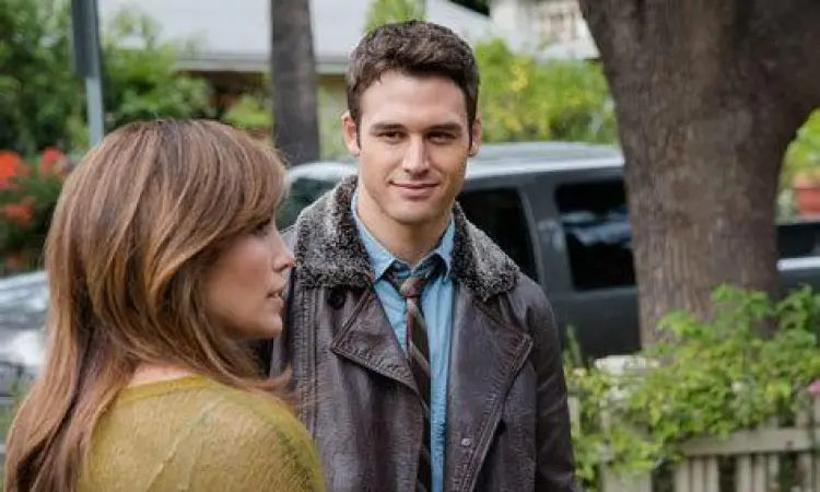 Ryan Guzman Thriller Actor Ryan Guzman sebagai Noah Sandborn dalam adegan film