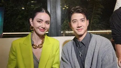 Bintang Utama Pee Mak Mario Maurer dan Davika Hoorne dalam sebuah wawancara