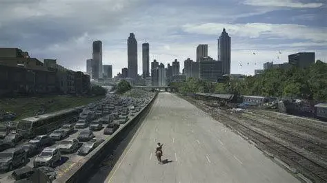Atlanta di The Walking Dead Pemandangan kota Atlanta yang terbengkalai di The Walking Dead