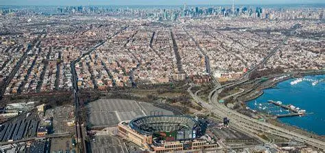 Visual Queens New York Sinematografi film Ali dan Ratu Ratu Queens di Queens