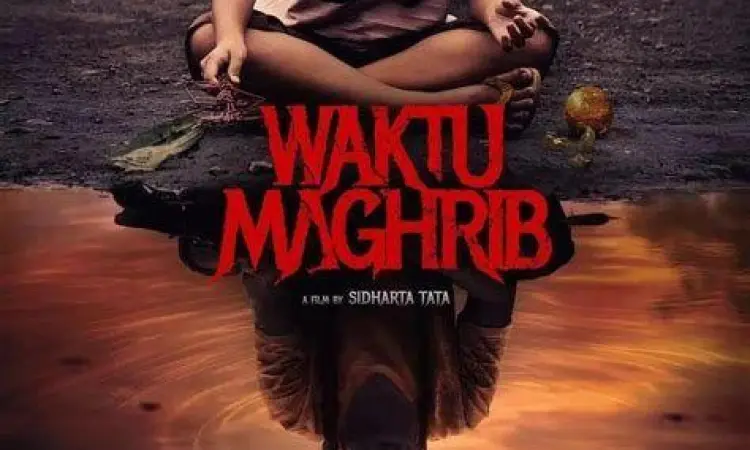 Pemain Waktu Maghrib Ali Fikry dalam salah satu adegan emosional Waktu Maghrib