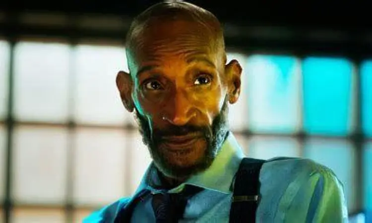 Tony Todd sebagai William Bludworth di Final Destination
