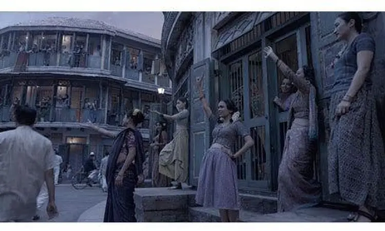 Set Film Gangubai Set megah Kamathipura dalam film Gangubai Kathiawadi