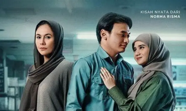 Atmosfer menonton film di bioskop Penonton bioskop menyaksikan film drama keluarga