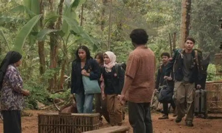 Adegan mencekam dalam film KKN di Desa Penari 2022