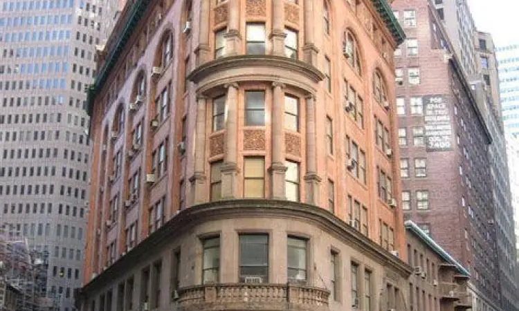 Interior hotel The Continental dalam John Wick