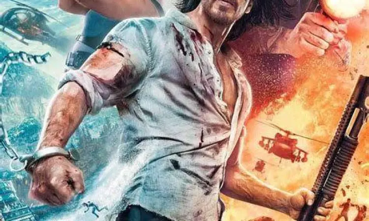 Shah Rukh Khan dalam adegan aksi film Pathan