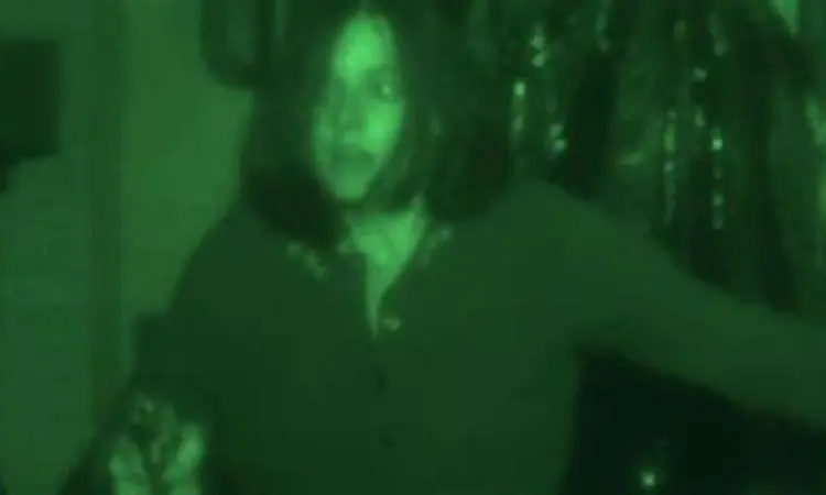 Klimaks The Medium Adegan klimaks menggunakan kamera night vision