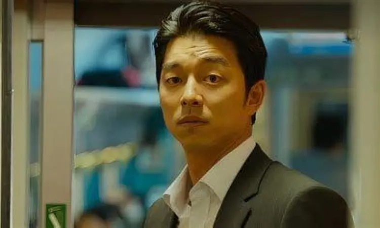 Gong Yoo di Train to Busan Gong Yoo memerankan Seok-woo dalam film Train to Busan