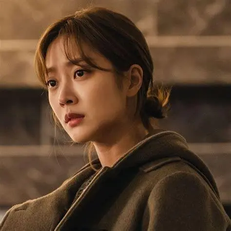 Jo Bo-ah sebagai Young-eun Potret akting Jo Bo-ah yang emosional di film Door to the Night