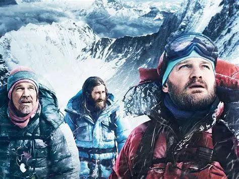 Persiapan Summit Push di Film Everest Para pendaki film Everest bersiap melakukan summit push