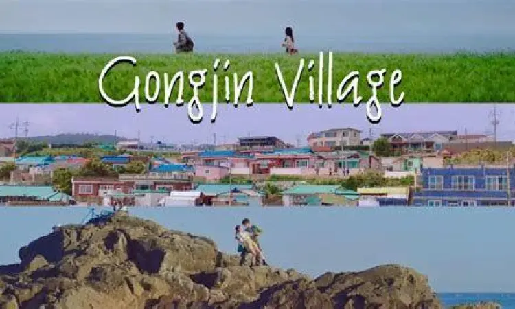 Kebersamaan Warga Gongjin Warga desa Gongjin berkumpul bersama dalam sebuah acara