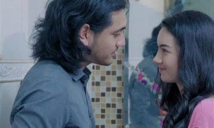 Momen Ikonik I Love You Baby Adegan romantis antara Baby dan Darwin di Bandung