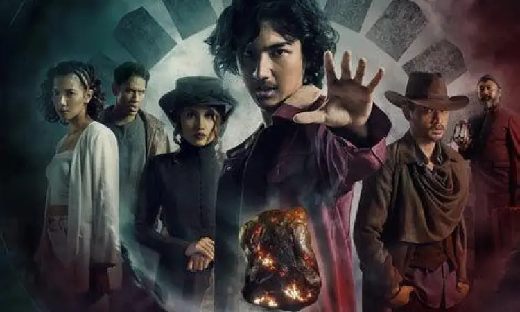 Ari Irham memerankan karakter Raga dalam film Jagat Arwah